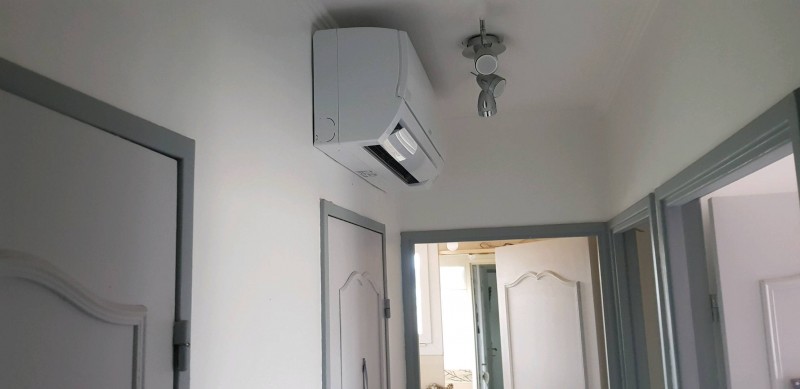 Installation d' un système bi-split Mitsubishi electric  dans un appartement sur Marignane