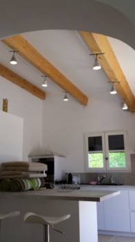 Pose de luminaires leds sur fils tendus dans une maison neuve sur Luynes Bouches du Rhône
