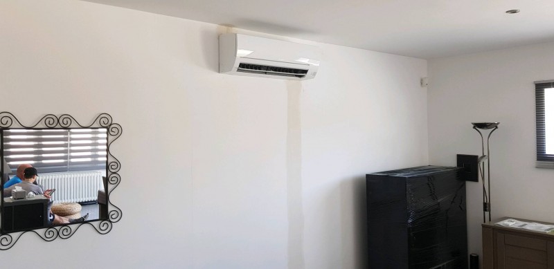 Installation de deux climatisations Mitsubishi Electric mono split dans une villa à Marignane