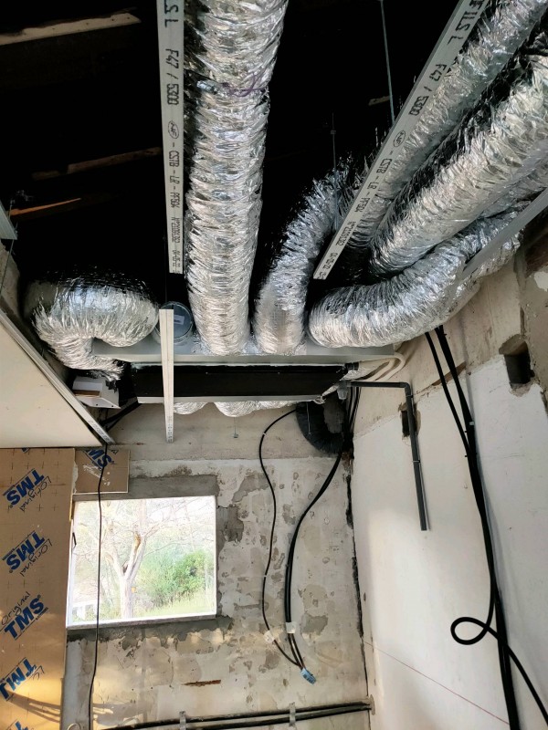 Travaux en cours concernant la réalisation de gainable dans une villa en rénovation sur Saint-Mitre-les-Remparts