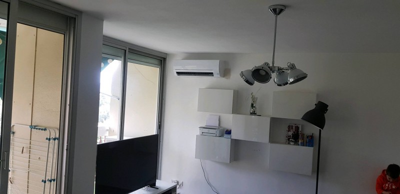 Installation d' un système bi-split Mitsubishi electric  dans un appartement sur Marignane